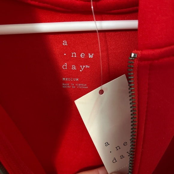 a new day Cropped Zip Hoodie Red Long Sleeve Sweatshirt Size M NWT - Picture 3 of 6